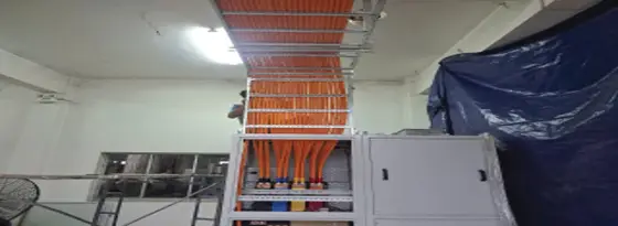 Đấu nối dây điện từ thang máng vào tủ điện